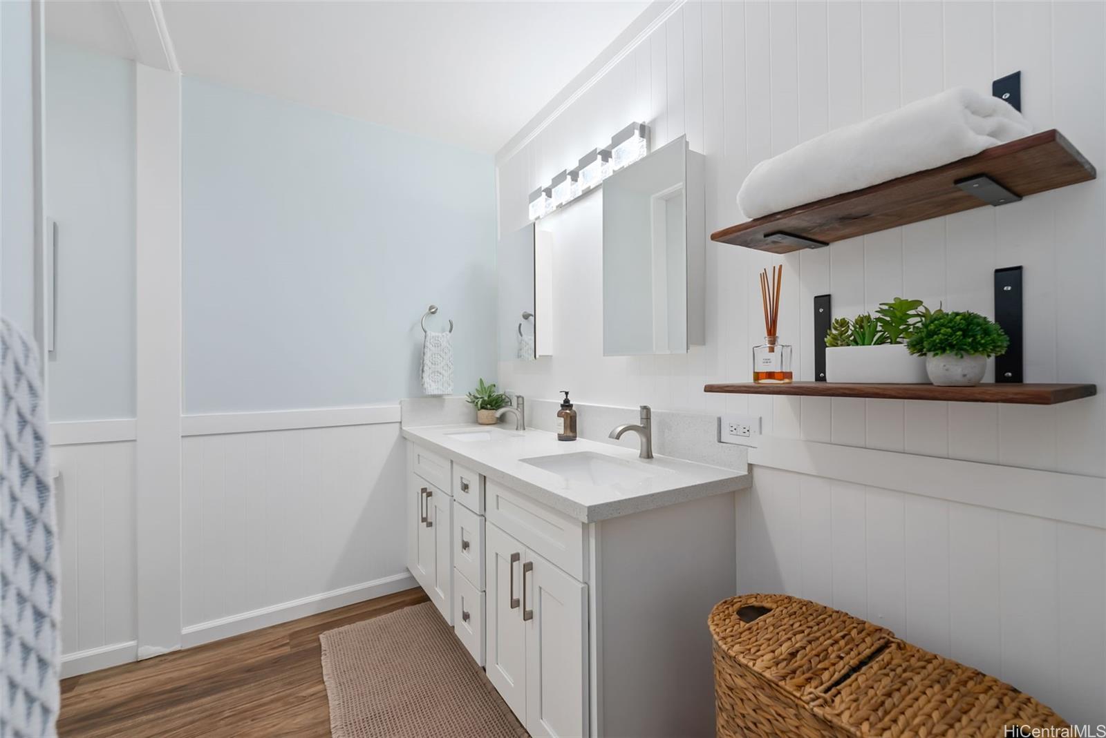 1015 Aoloa Place  Unit 243