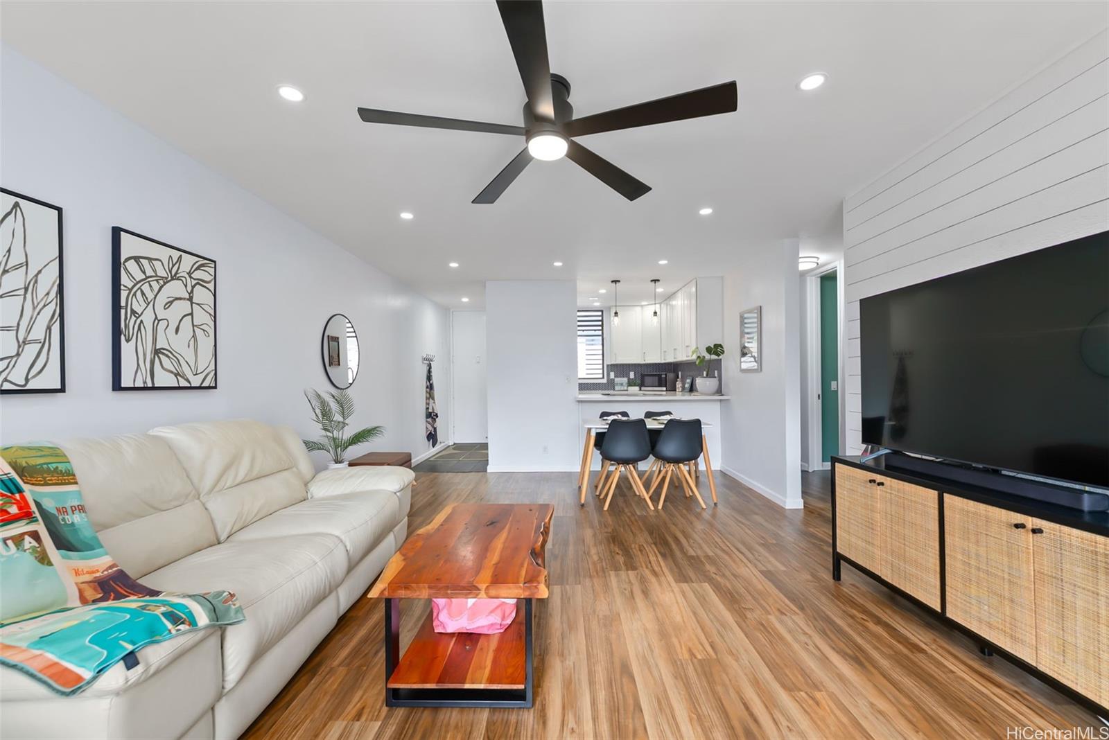 1015 Aoloa Place  Unit 243