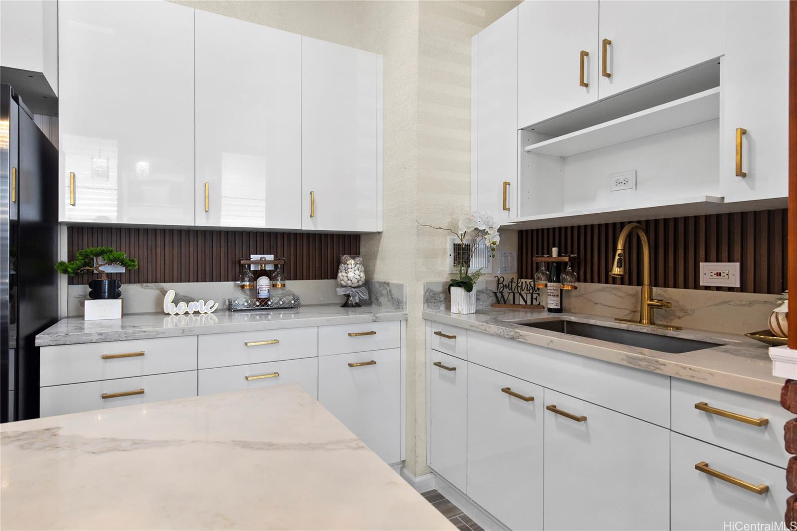 94-246 Leoku Street G125