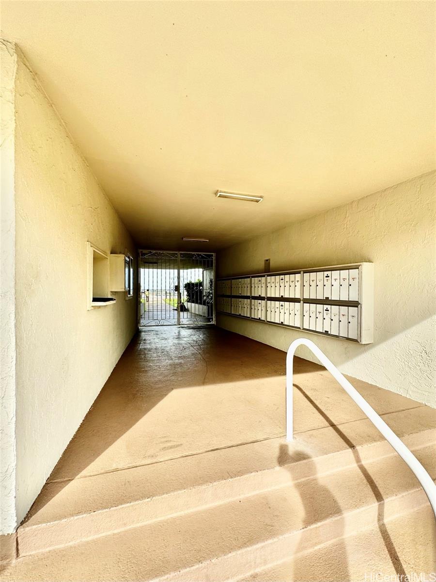 87-561 Farrington Highway  Unit 317