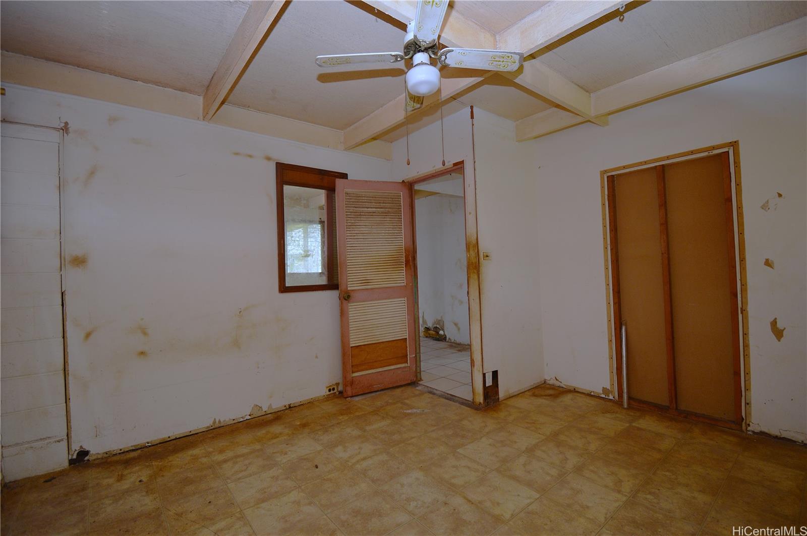Photo 11 of 23
