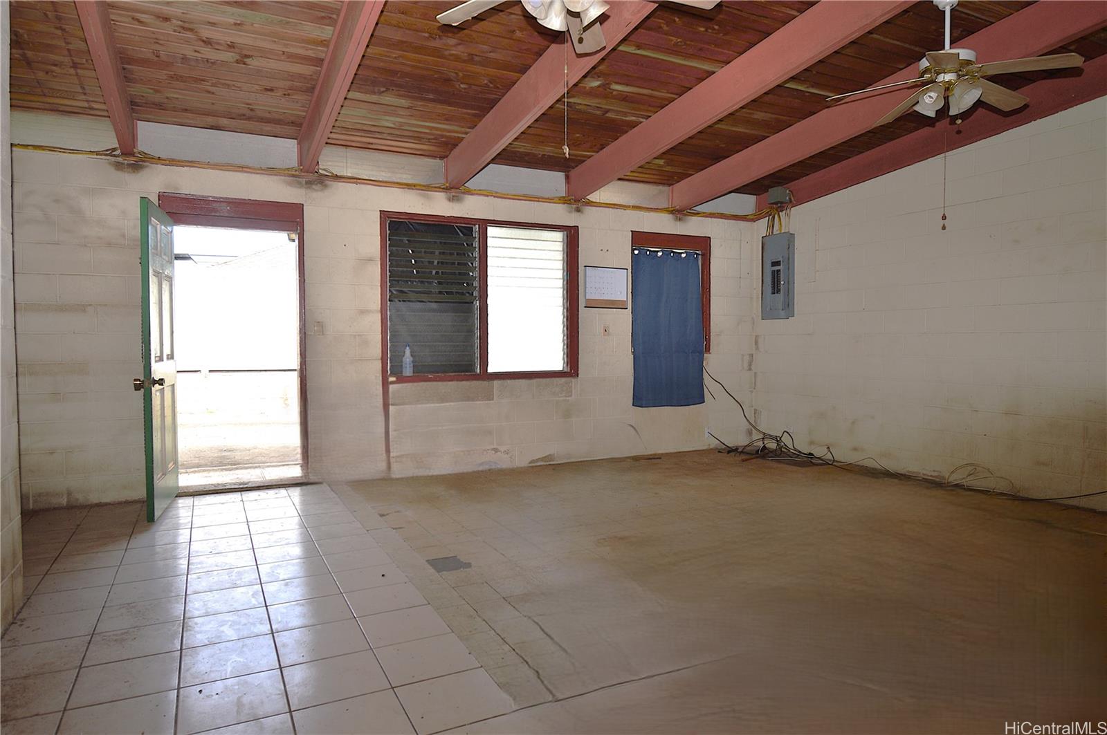 Photo 4 of 23