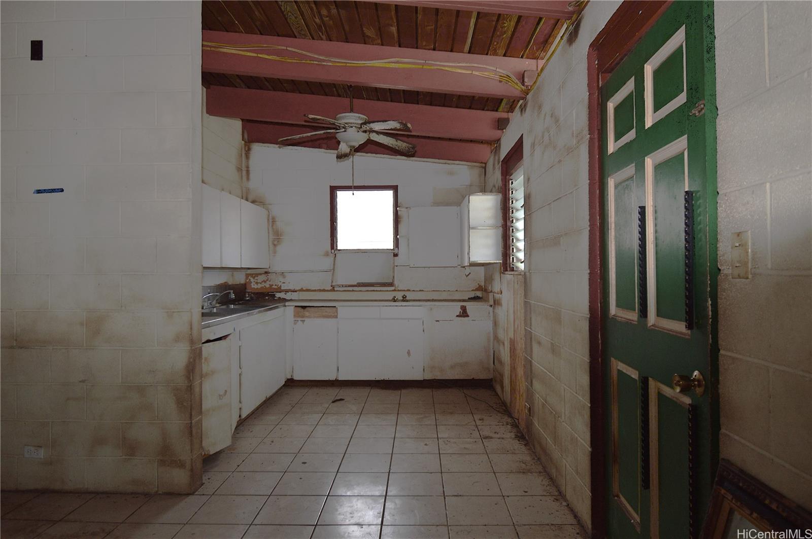 Photo 7 of 23