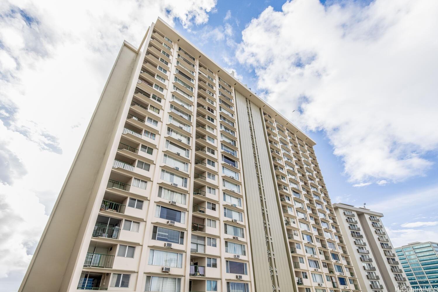 747 Amana Street 404