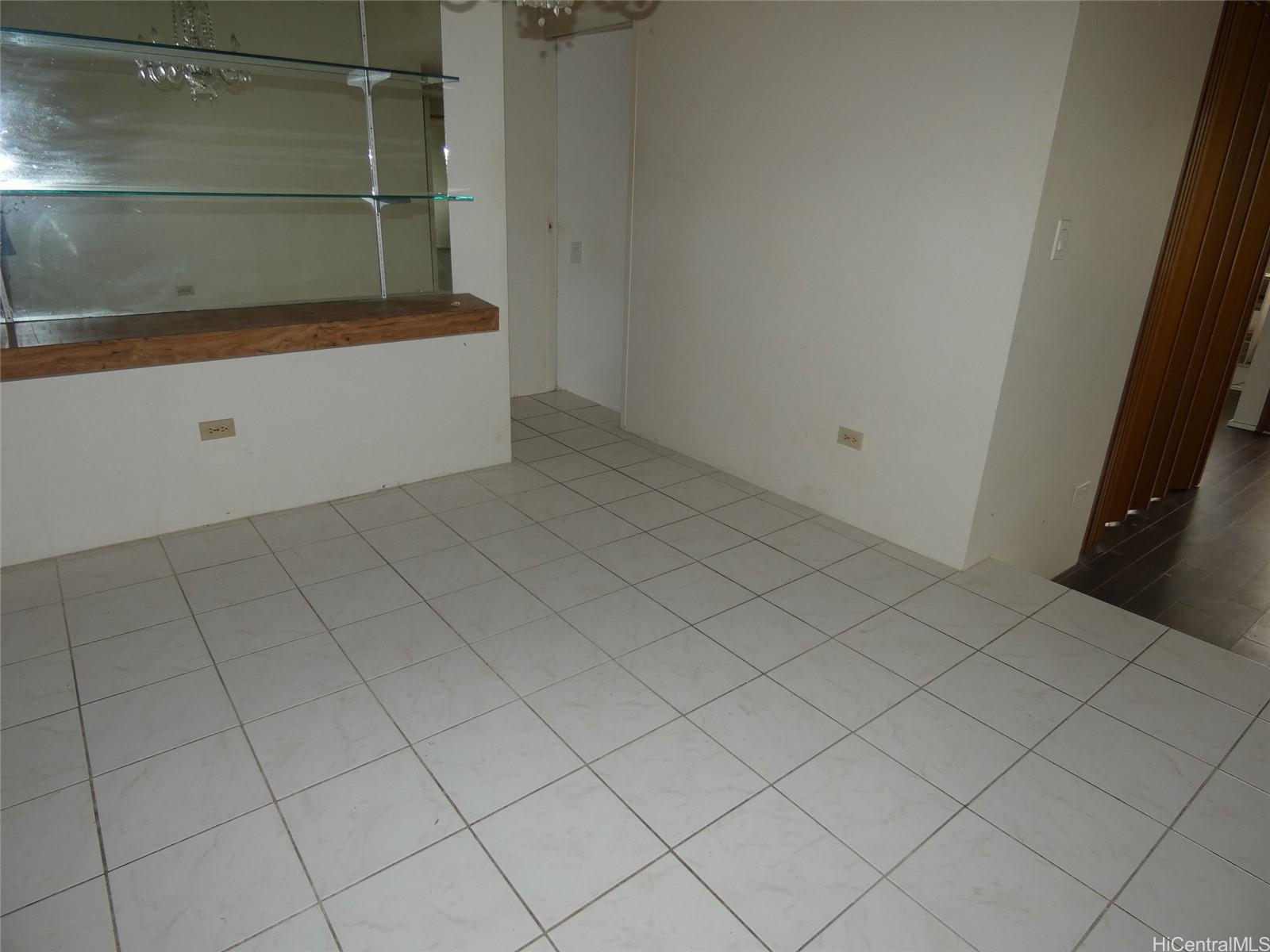 Photo 5 of 10