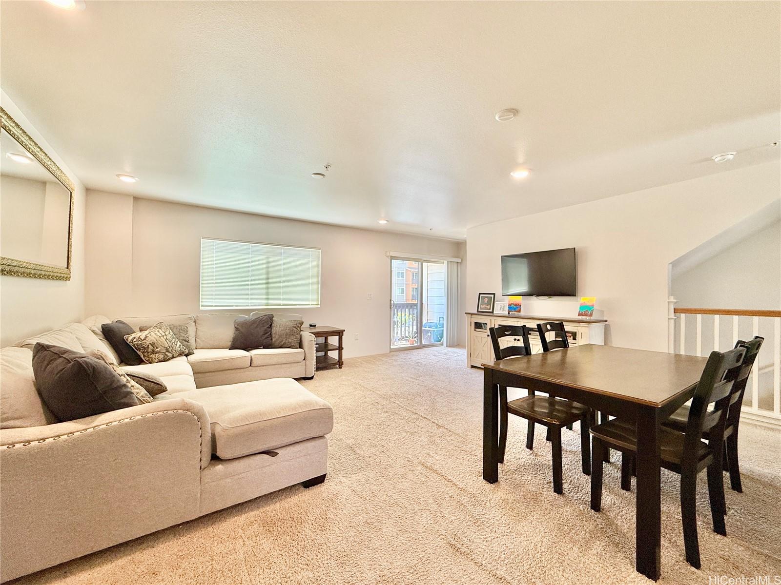 91-3633 Kauluakoko Street 1005