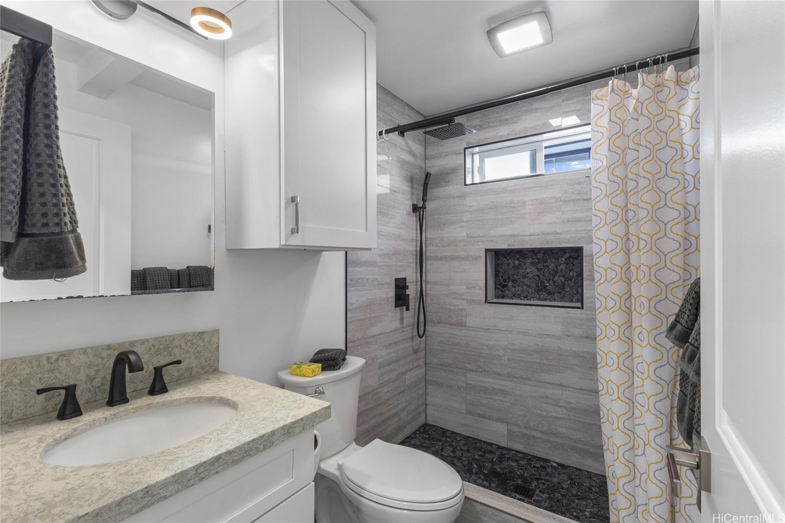 Photo 17 of 25