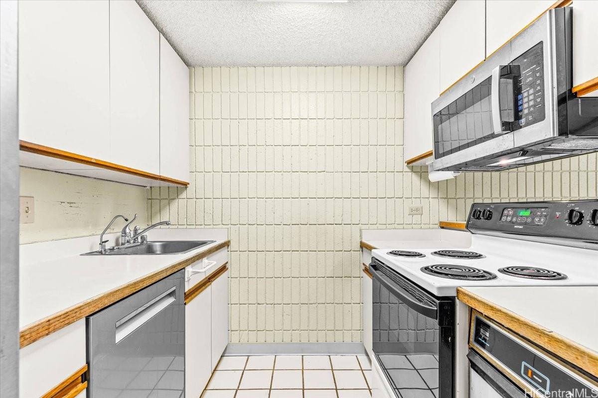 855 Makahiki Way  Unit 202