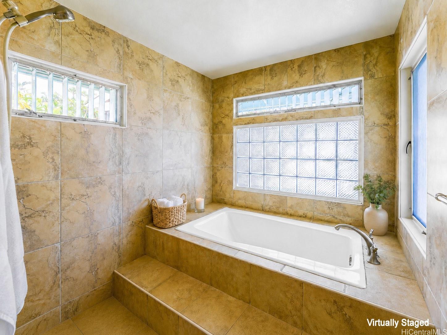 1439 Akuleana Place