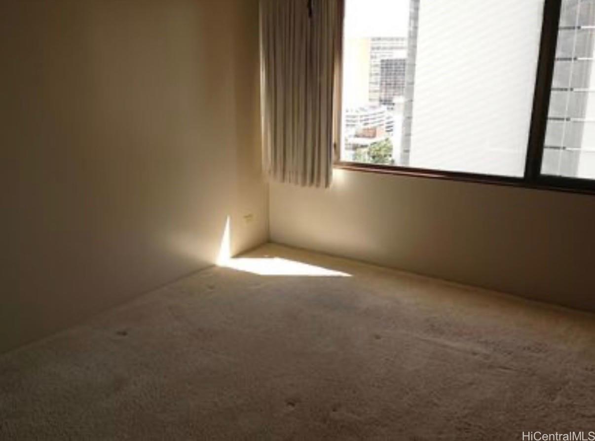 Photo 8 of 25