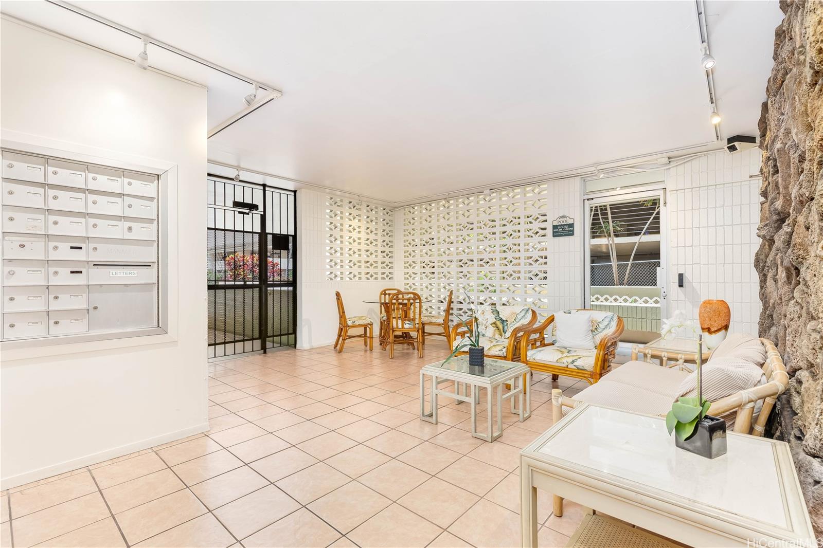 440 Lewers Street  Unit 402