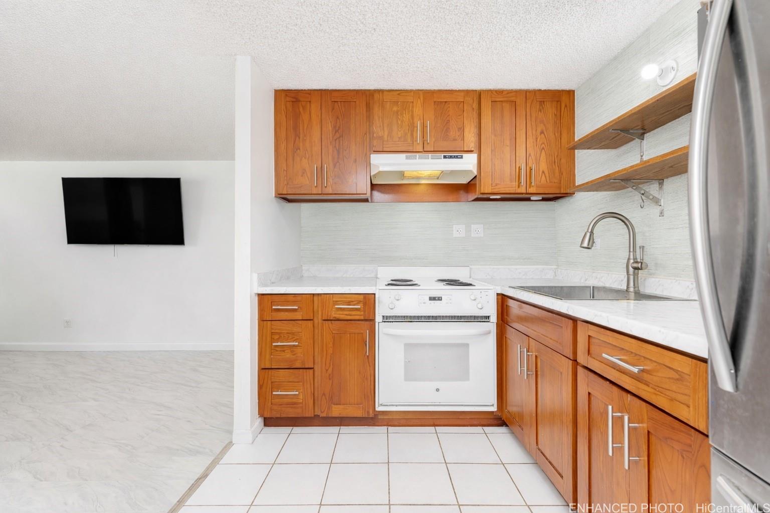 440 Lewers Street  Unit 402