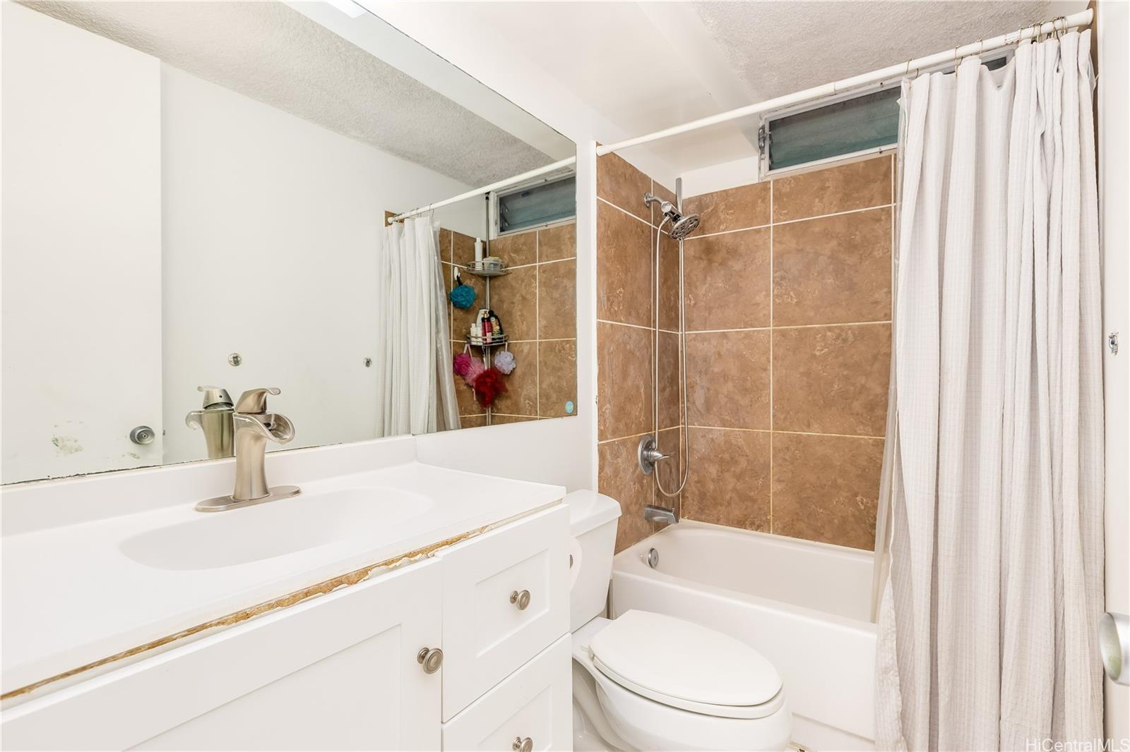 440 Lewers Street  Unit 402