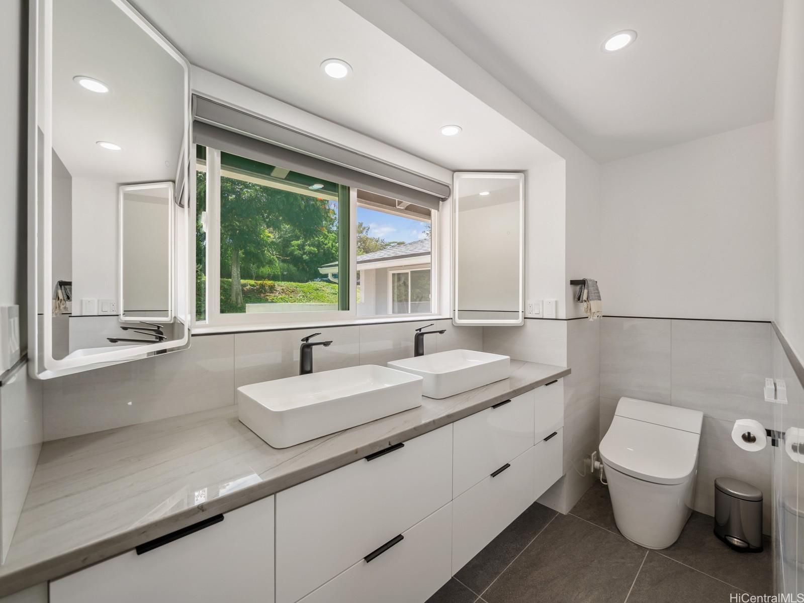 95-109 Waikalani Drive