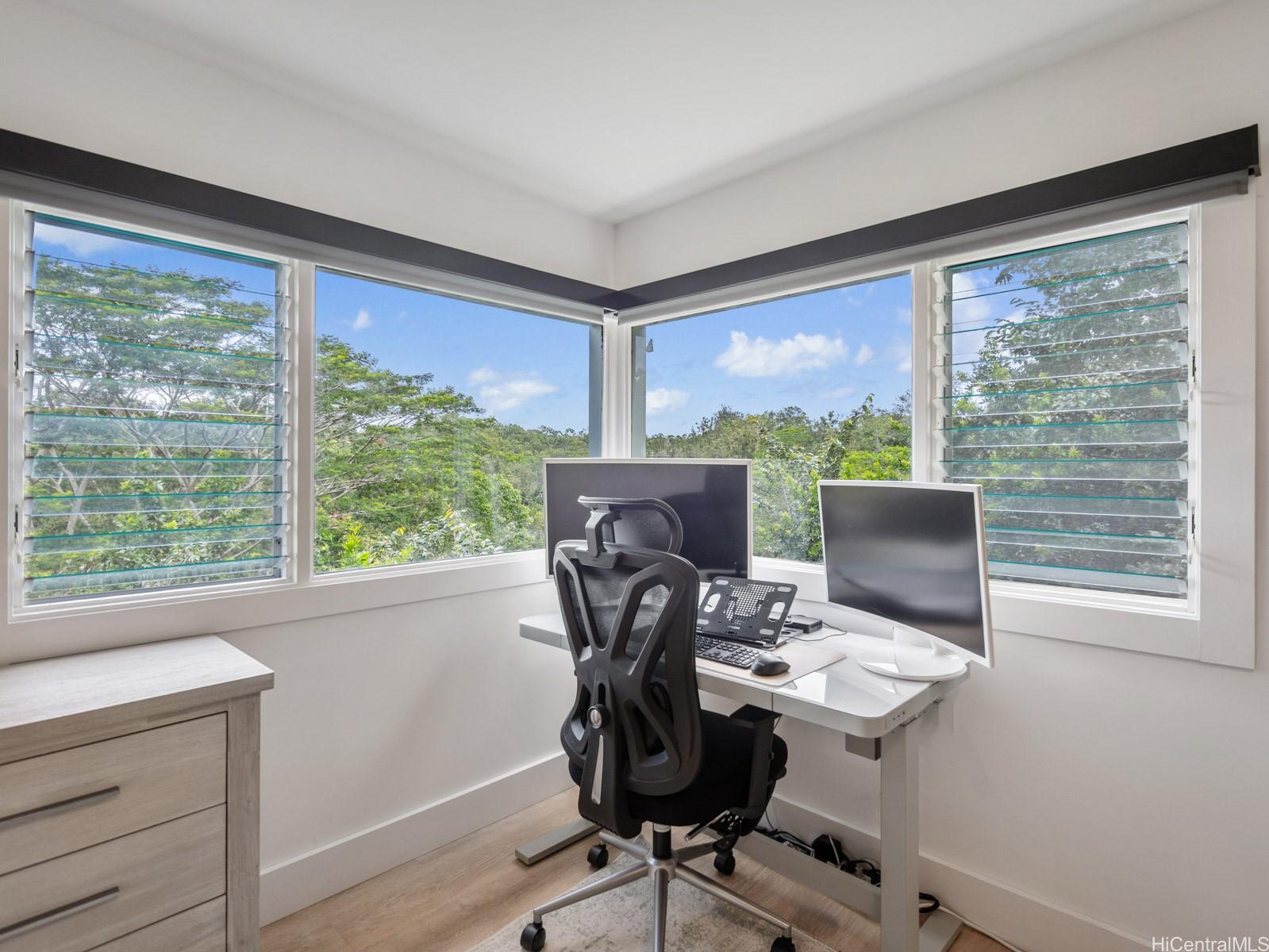 95-109 Waikalani Drive