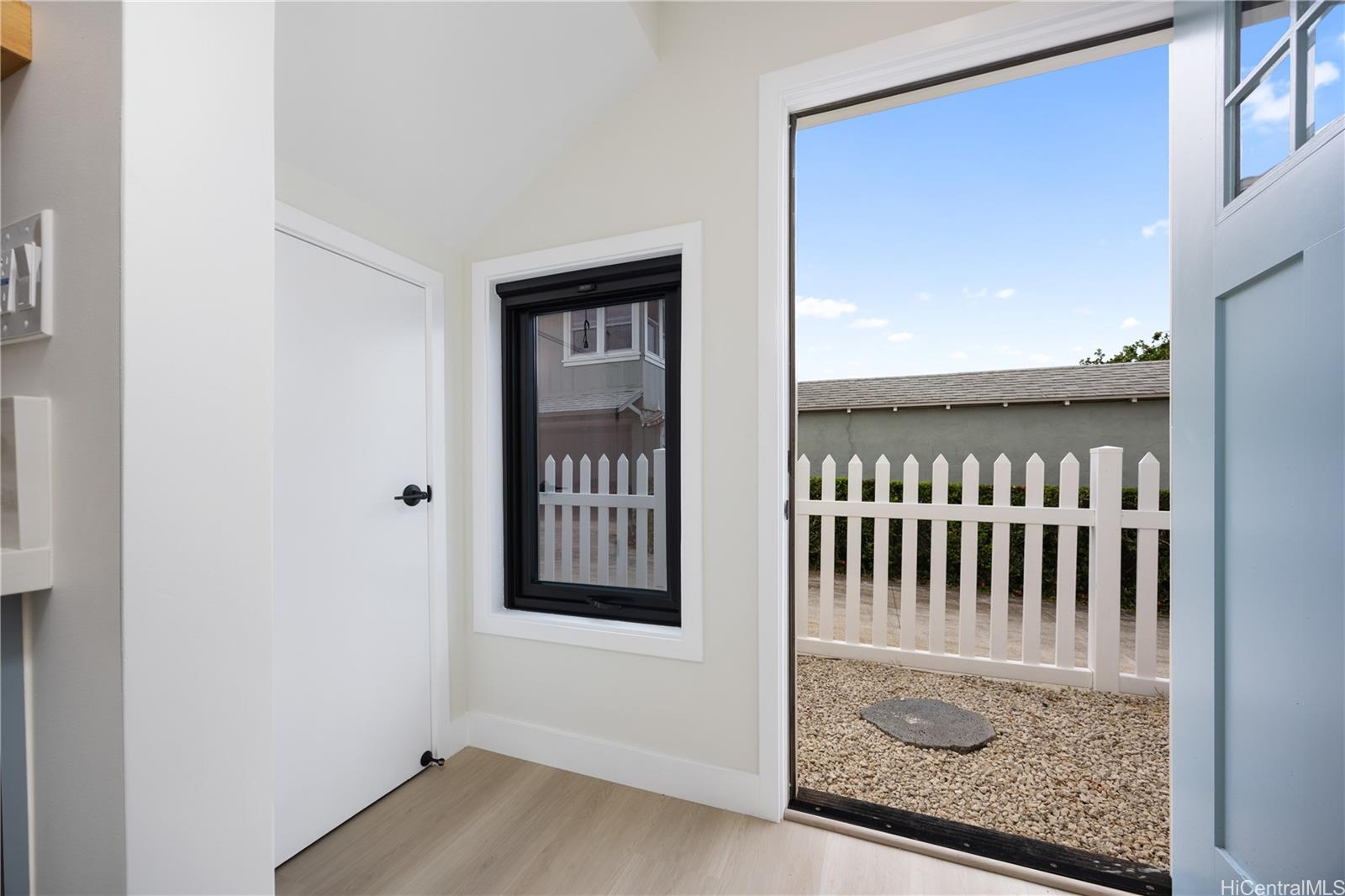 1758 Mikahala Way