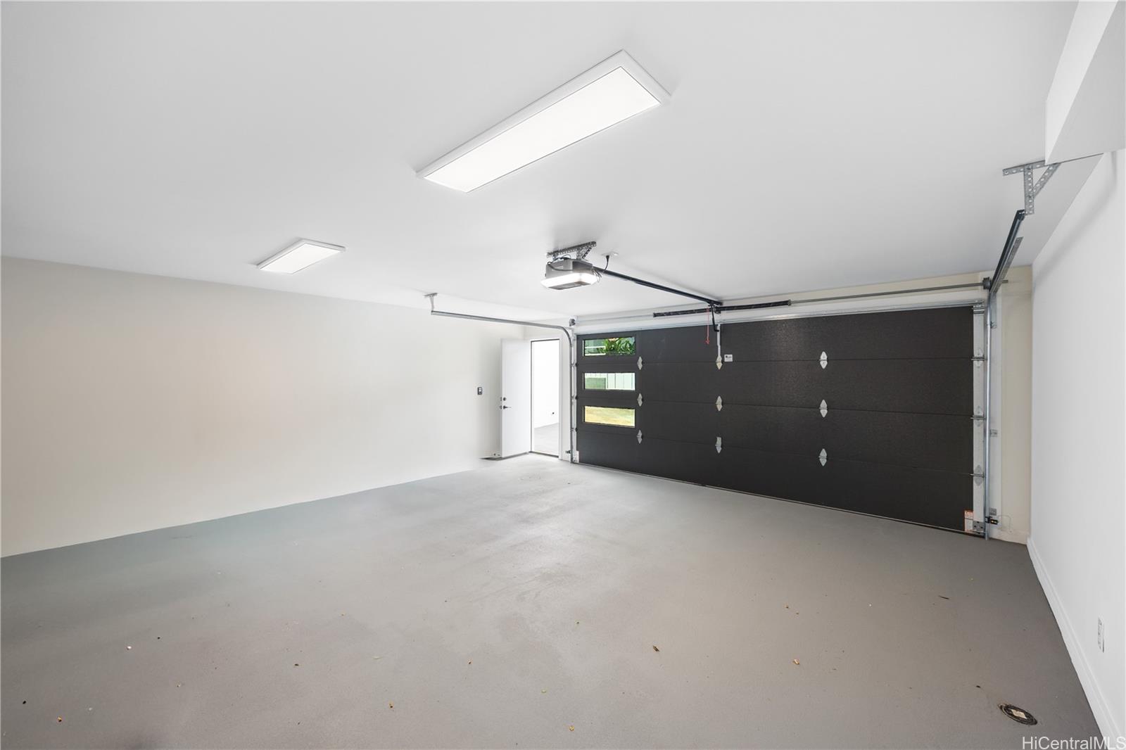 1758 Mikahala Way