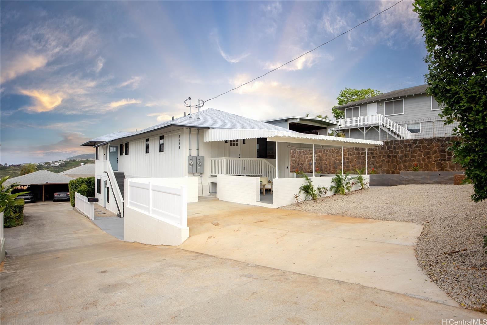 1758 Mikahala Way