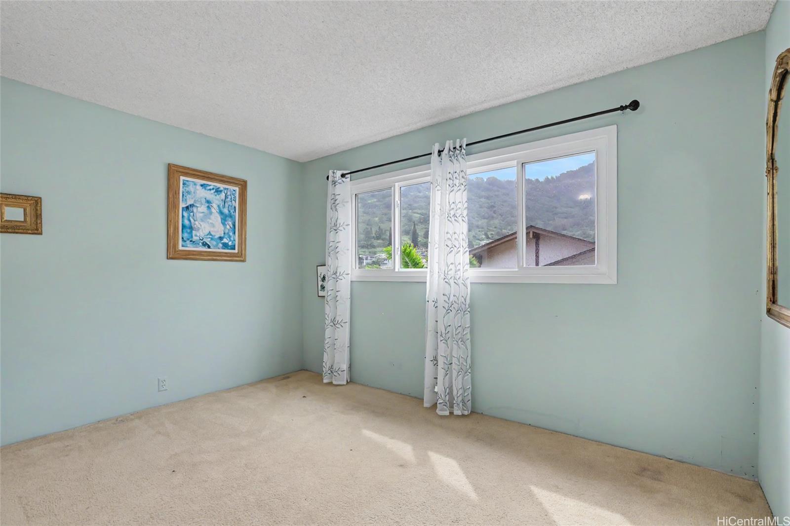 Photo 20 of 25
