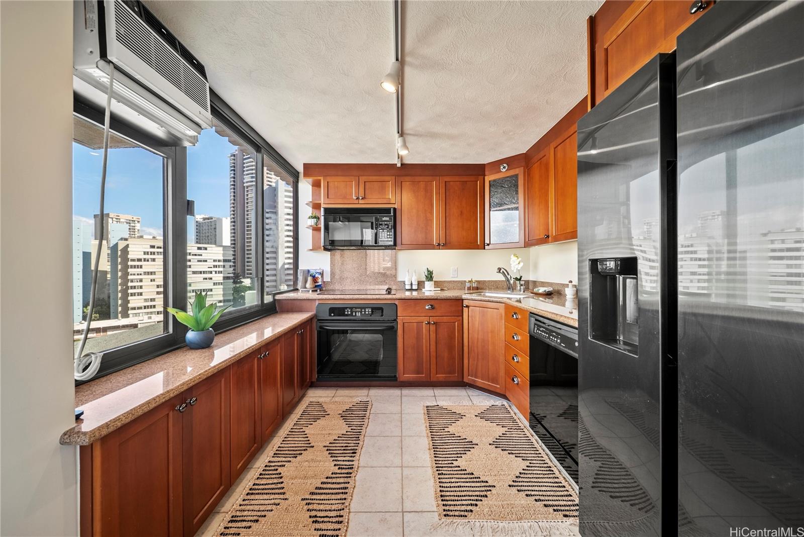 343 Hobron Lane 1001