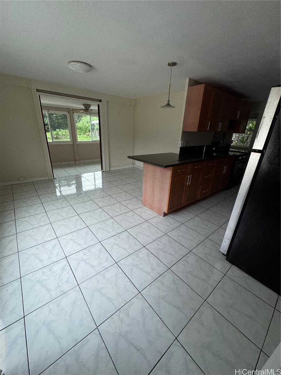 Photo 4 of 23