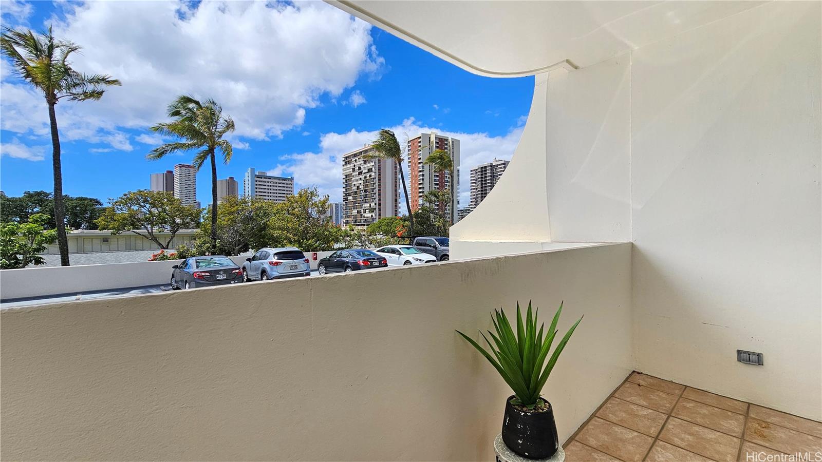 2825 S King Street  Unit 201