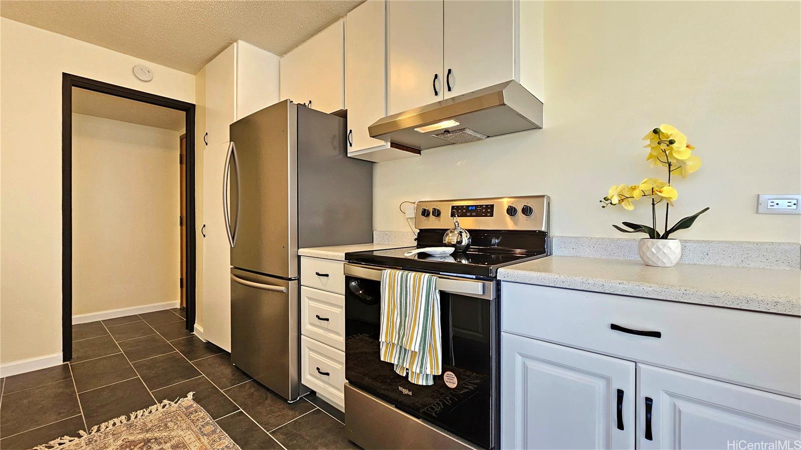 2825 S King Street  Unit 201