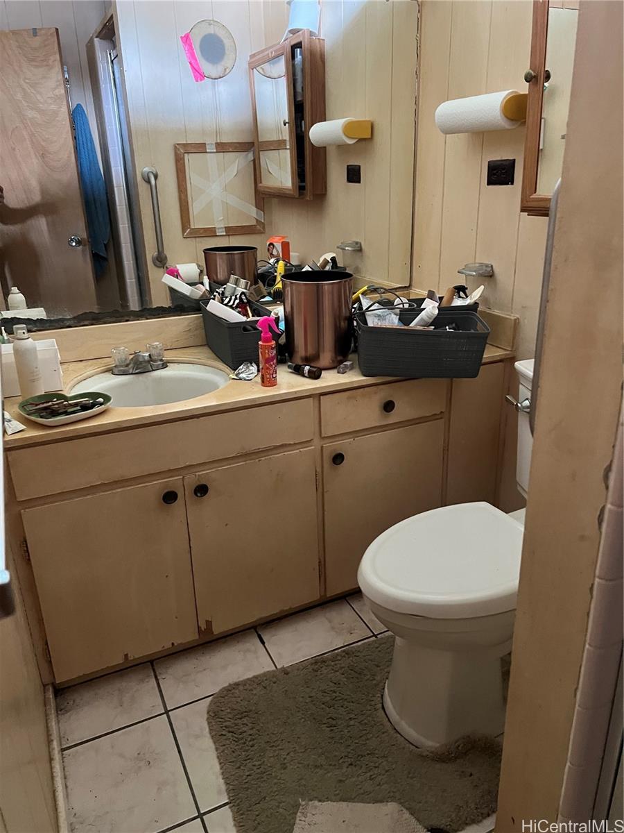 Photo 4 of 6