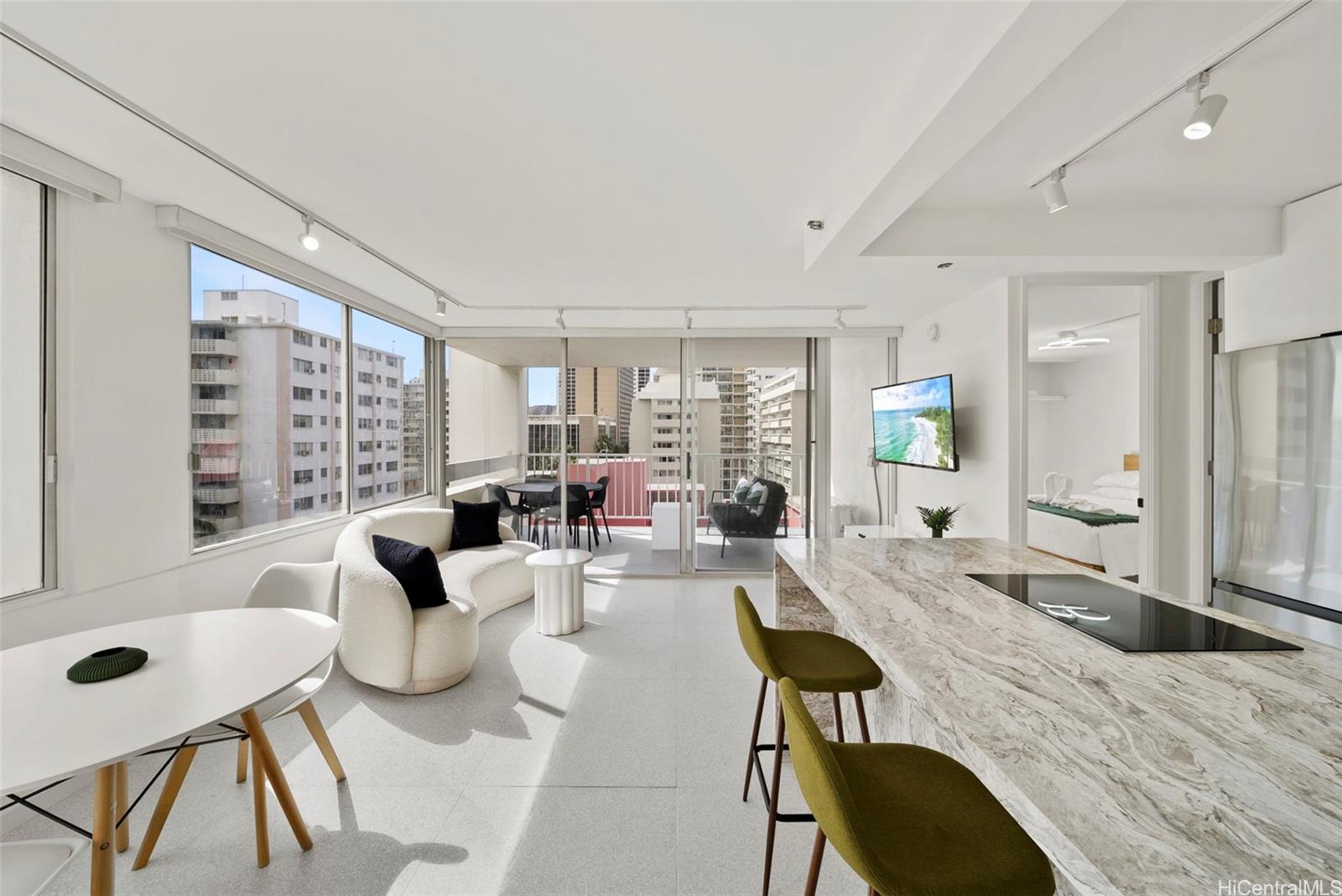 2427 Kuhio Avenue 807