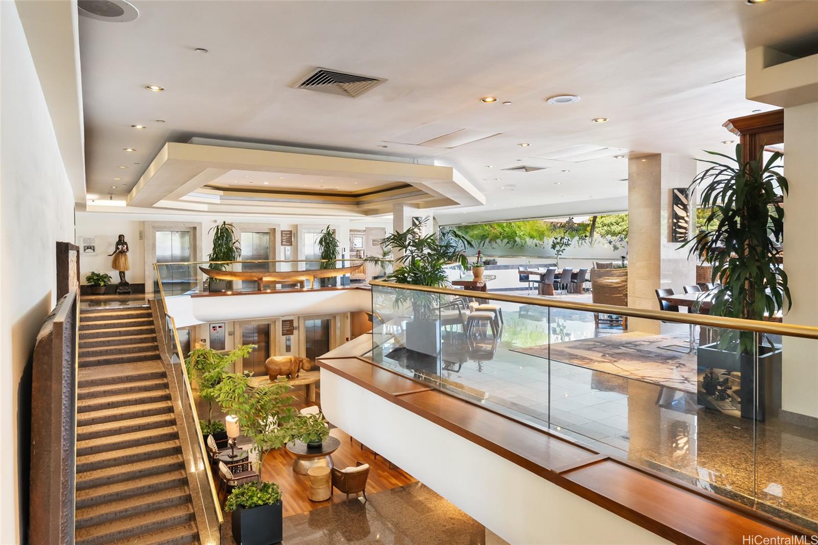 2045 Kalakaua Avenue  Unit 118