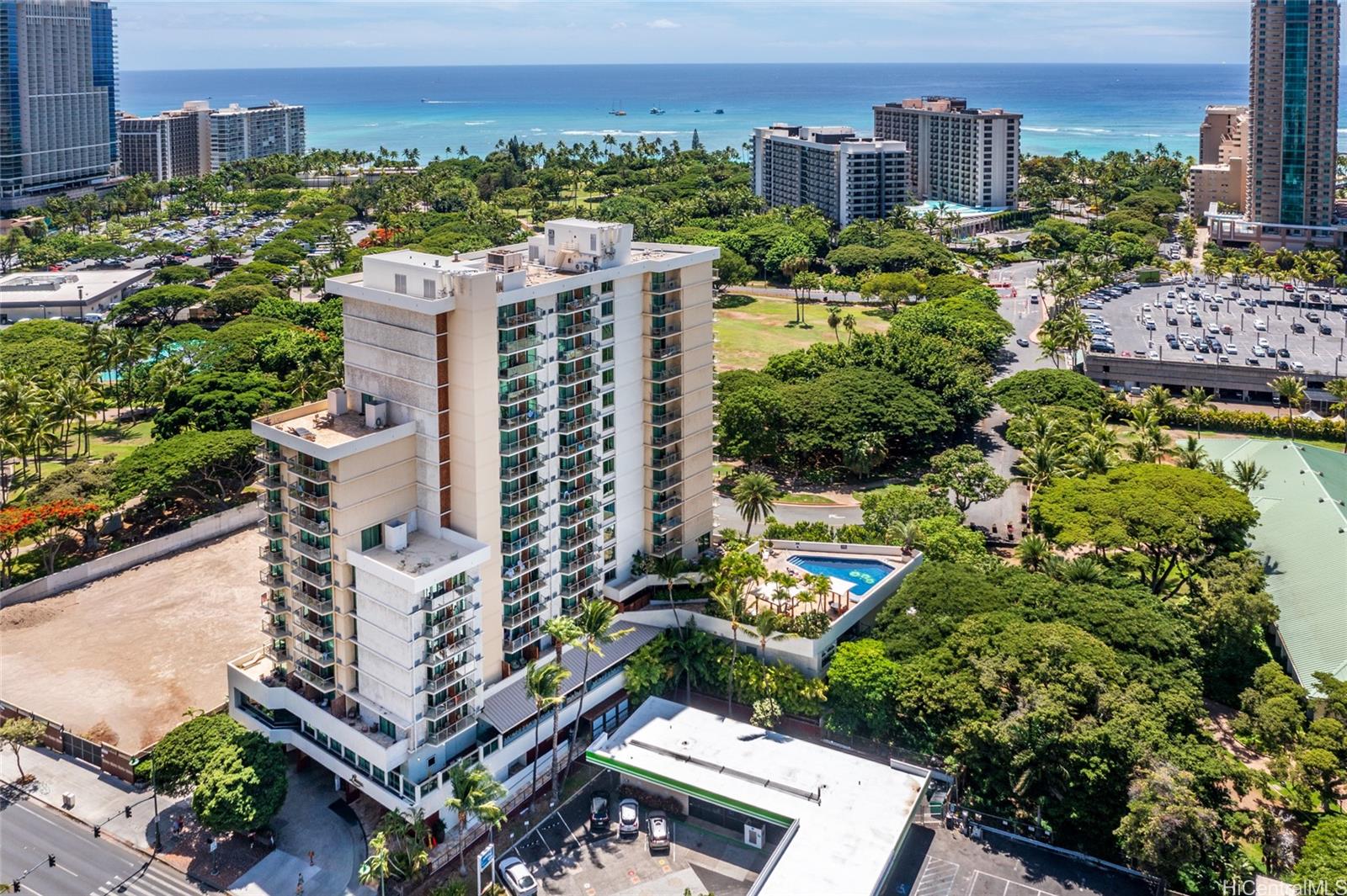 2045 Kalakaua Avenue  Unit 118