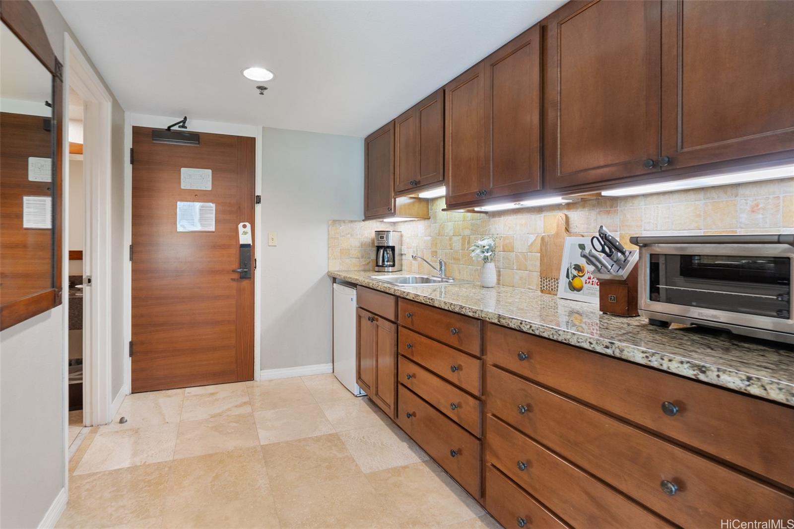 2045 Kalakaua Avenue  Unit 118