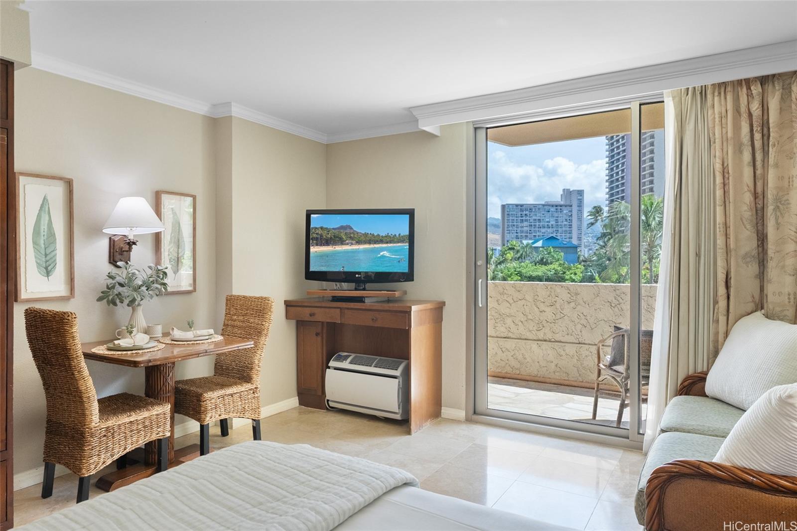 2045 Kalakaua Avenue  Unit 118