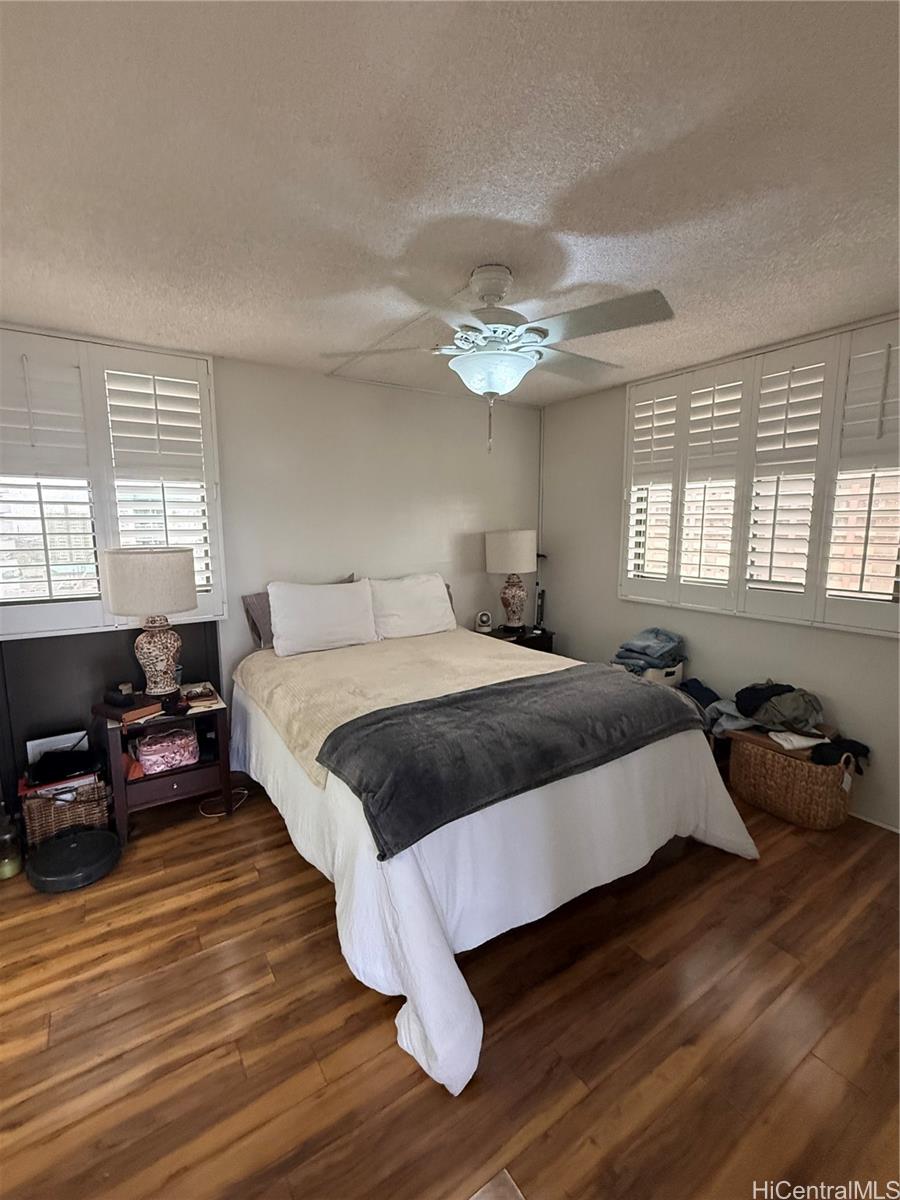 Photo 4 of 20