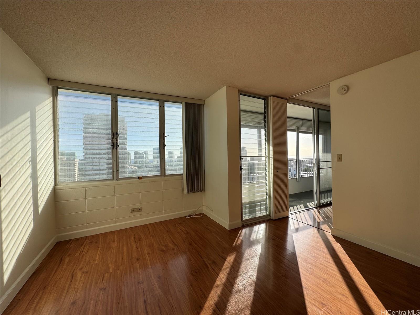 1515 Ward Avenue  Unit 1003