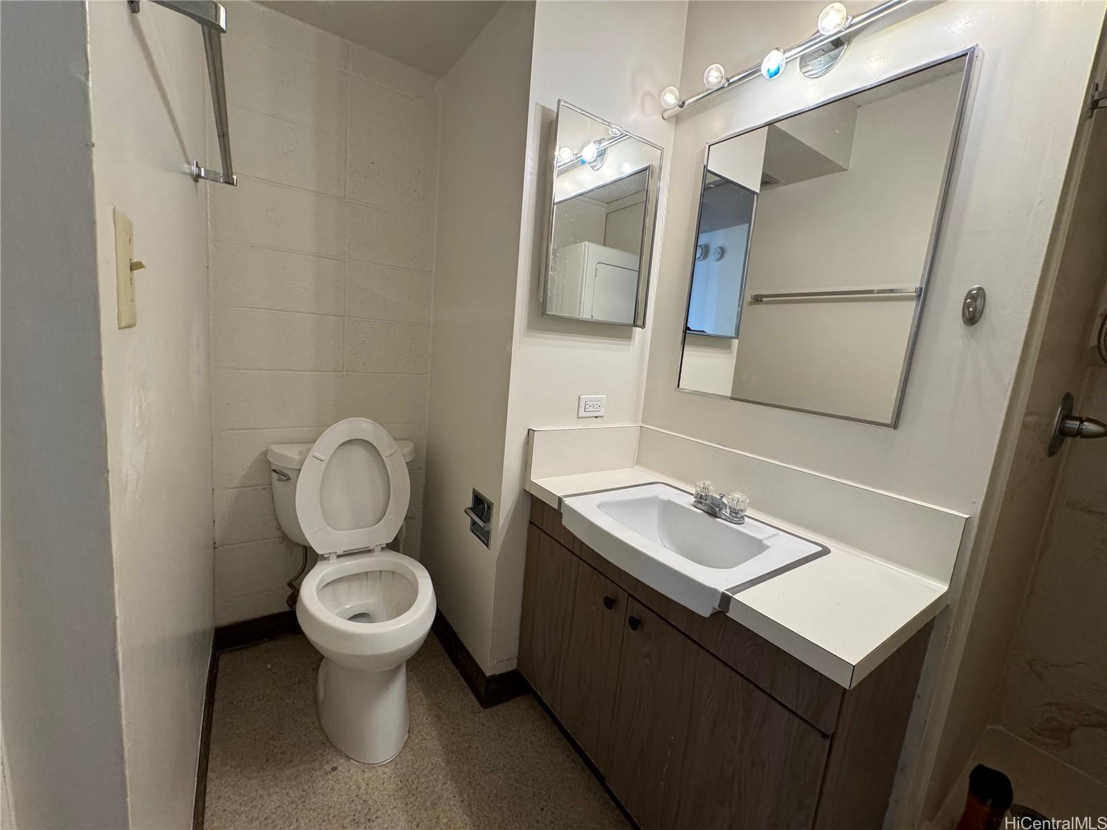 1515 Ward Avenue  Unit 1003