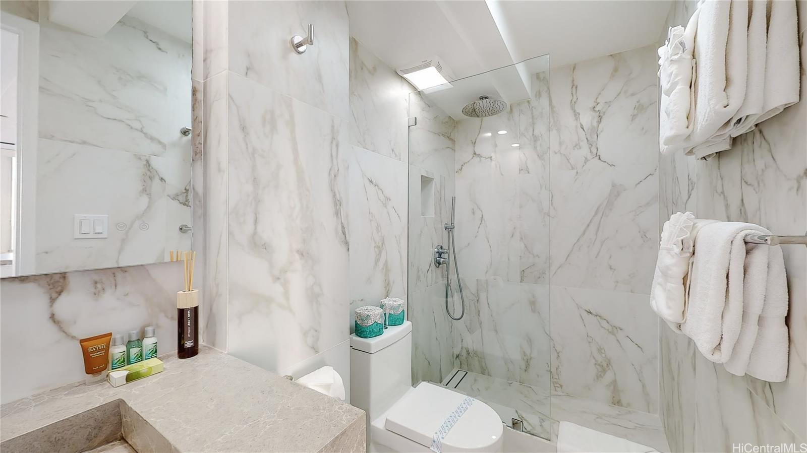 2427 Kuhio Avenue  Unit 1403
