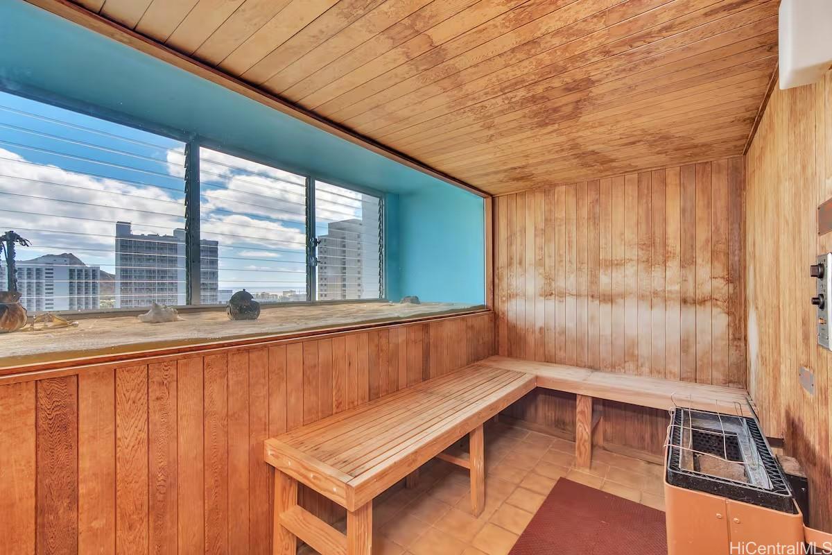 2427 Kuhio Avenue  Unit 1403