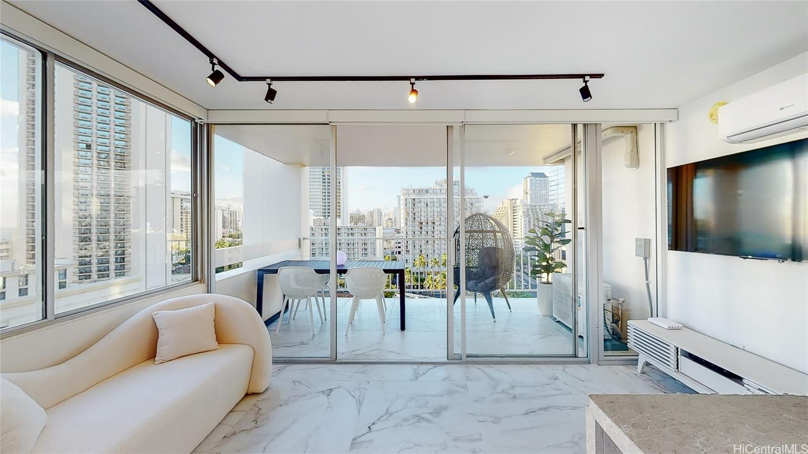 2427 Kuhio Avenue  Unit 1403
