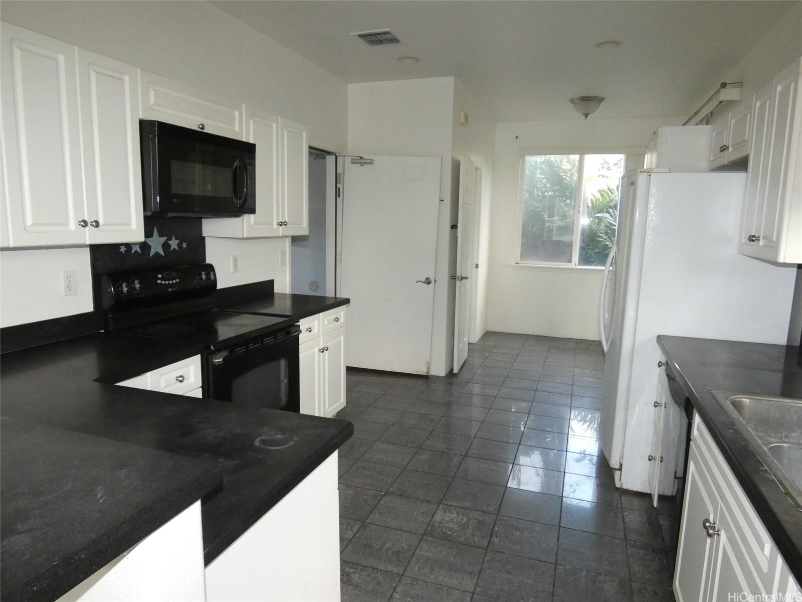 92-7049 Elele Street  Unit 18
