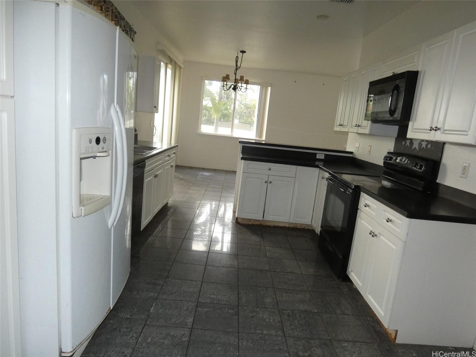 92-7049 Elele Street  Unit 18