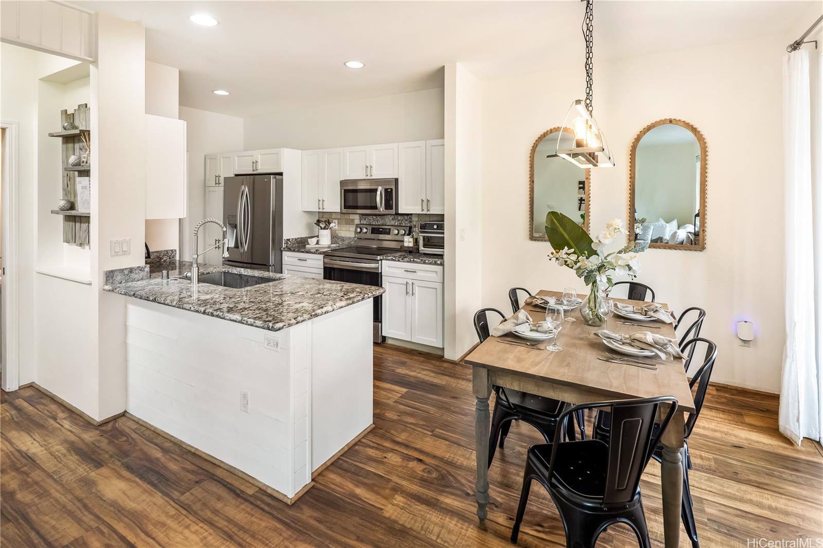 91-6221 Kapolei Parkway 306
