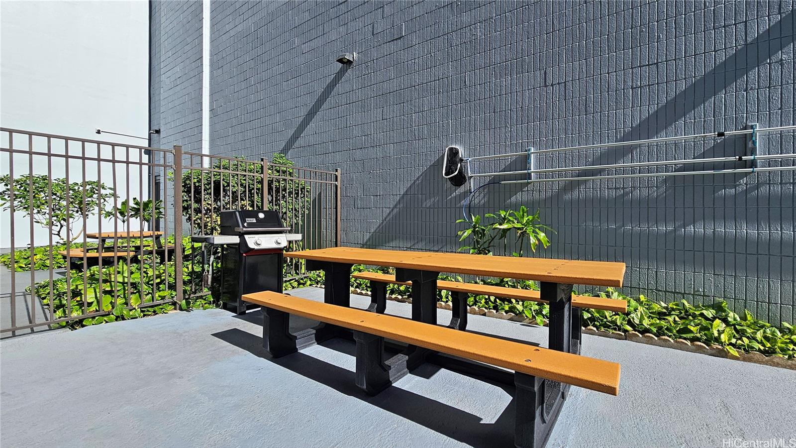 2100 Date Street  Unit 407