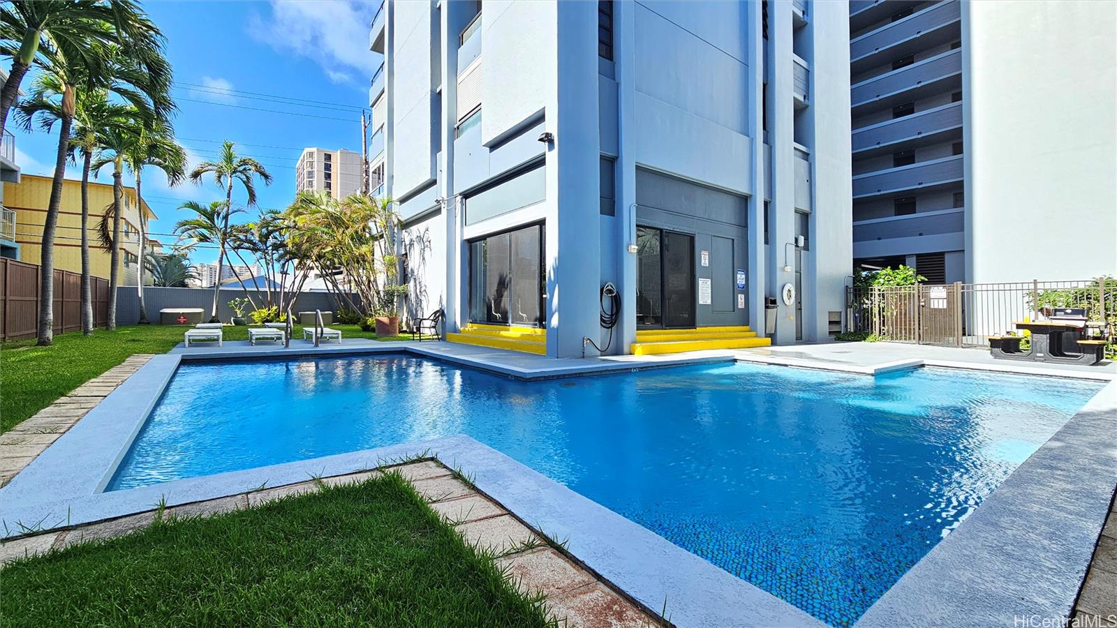 2100 Date Street  Unit 407