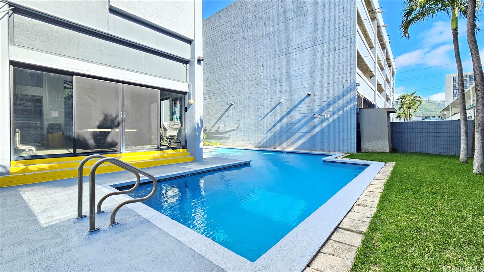2100 Date Street  Unit 407