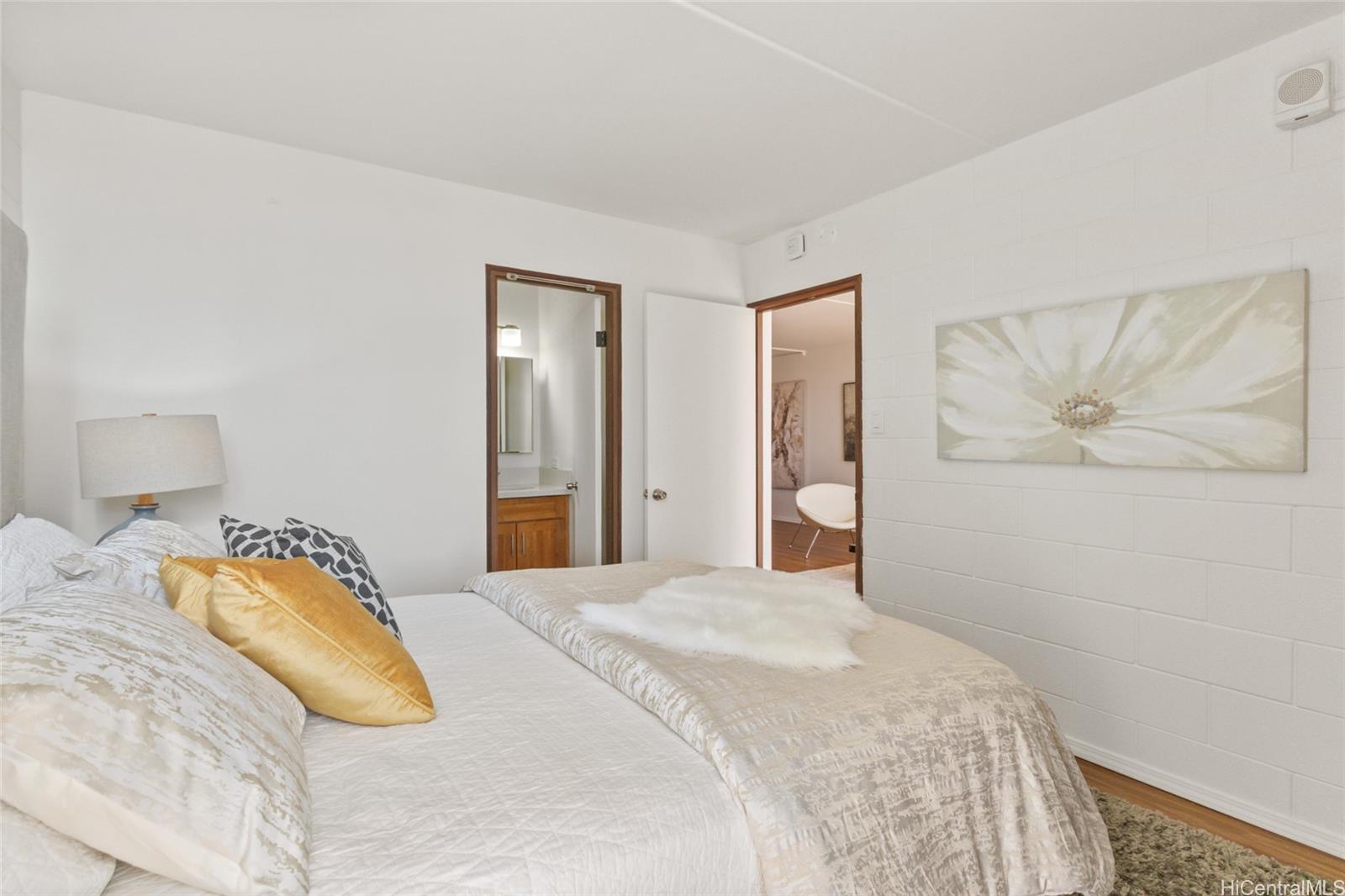 1320 Alexander Street  Unit 901