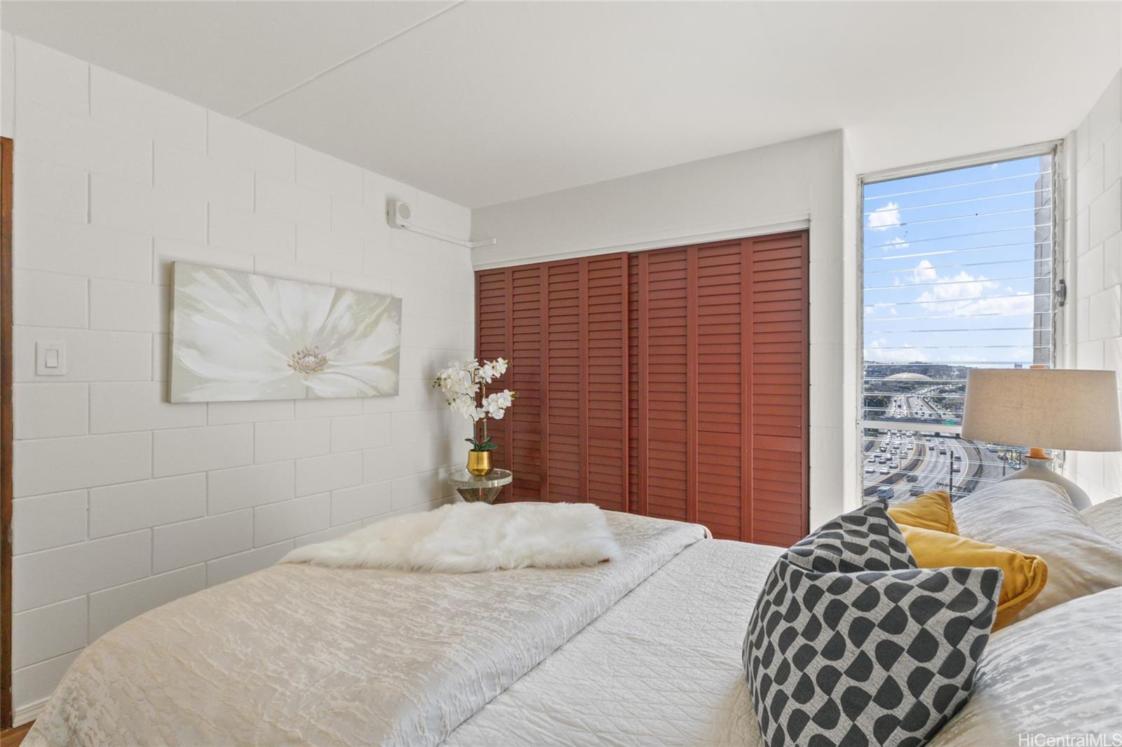 1320 Alexander Street  Unit 901