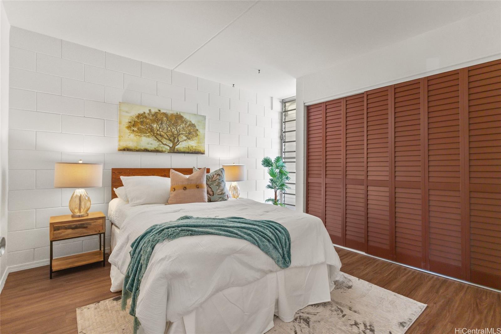 1320 Alexander Street  Unit 901