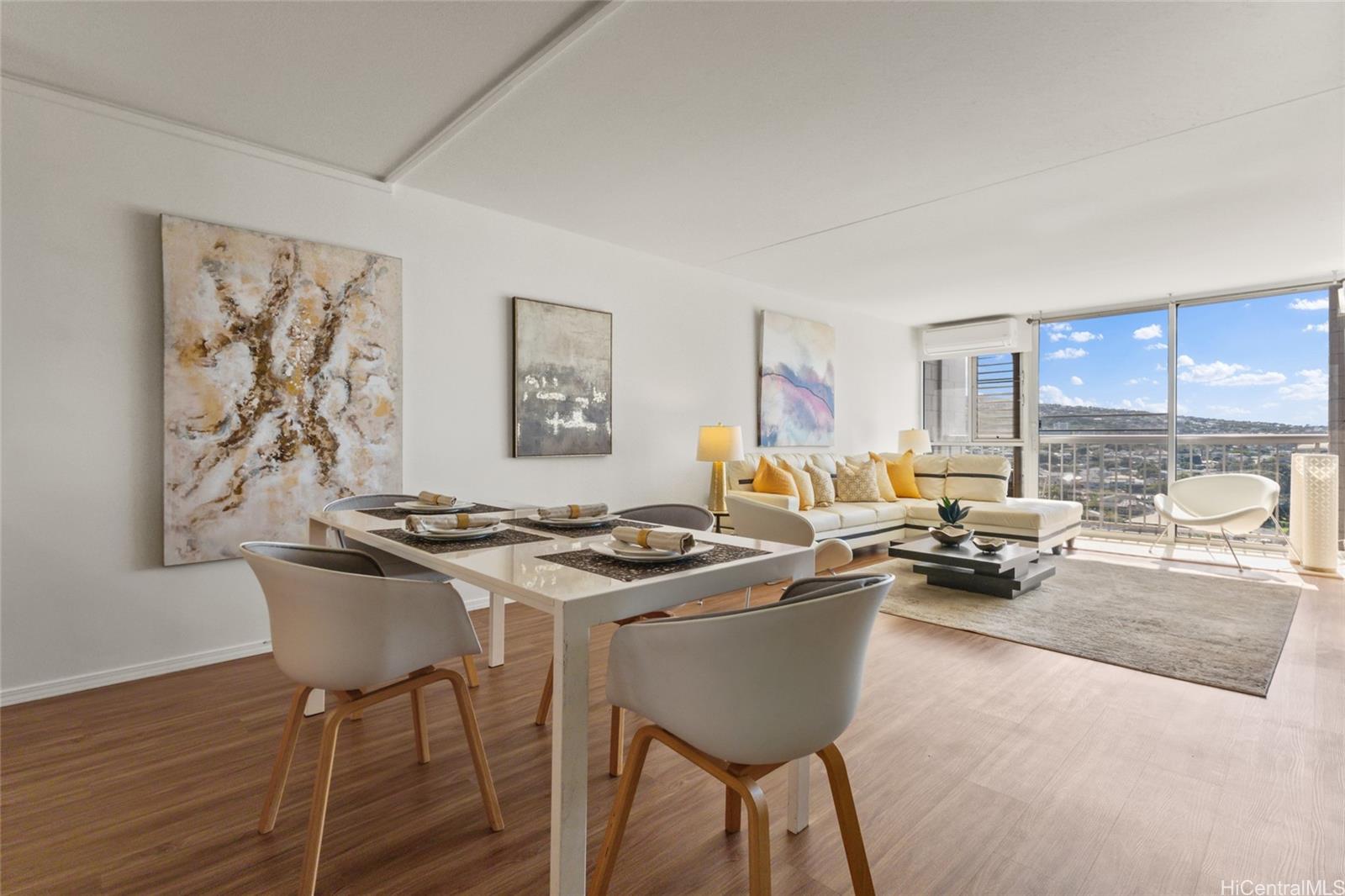 1320 Alexander Street  Unit 901