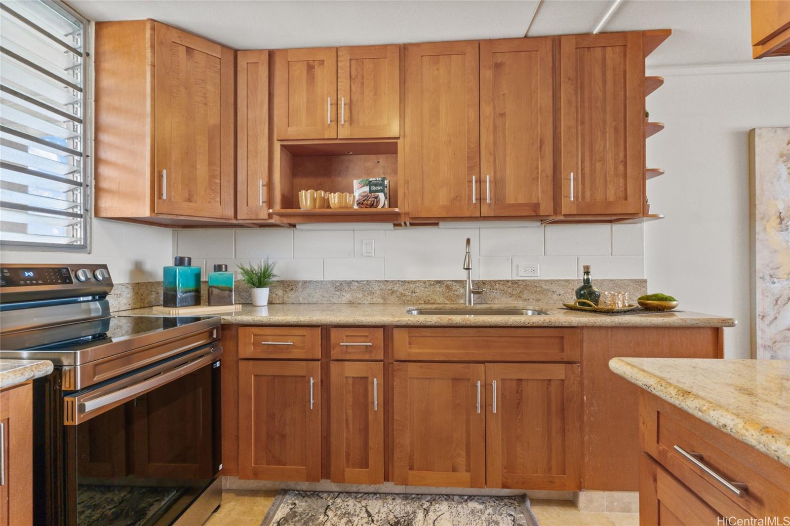 1320 Alexander Street  Unit 901